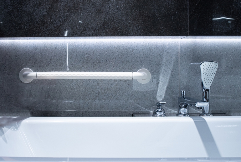 Držalo stensko White 60 cm